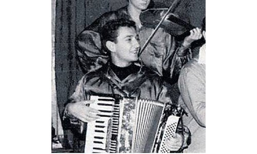 TURGAY NOYAN  (AKORDEON, ORG)